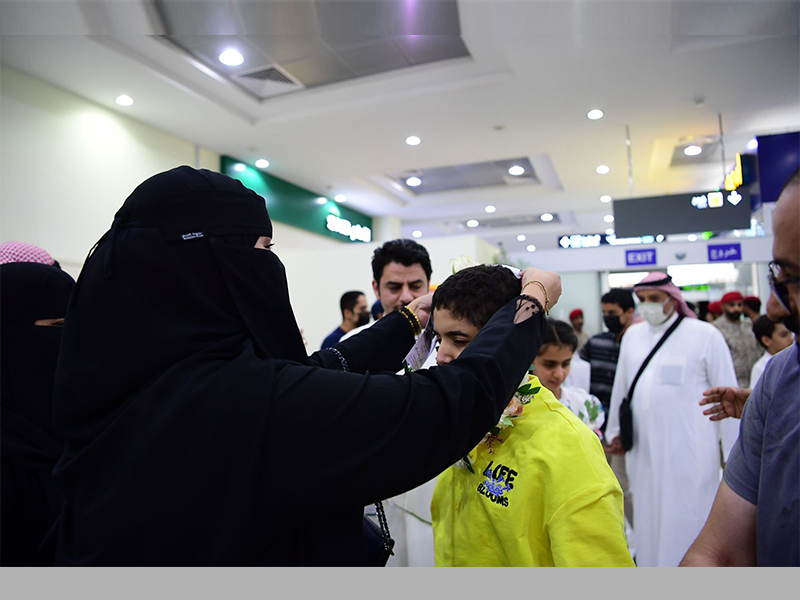 tlbh-almmlkh-almbt'ethyn-dwy-ala'eaqh 