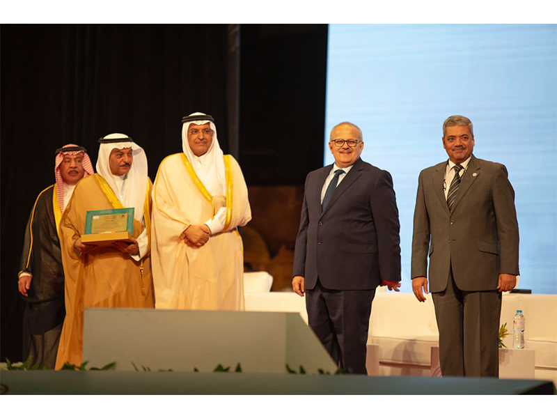 ja'ezh-almlk-'ebdallh-lltrjmh