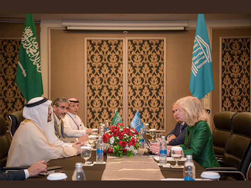 lqa'-wzyr-alt'elym-bnzyrh-alandwnysy-wms'ewlh-alywnskw-un   