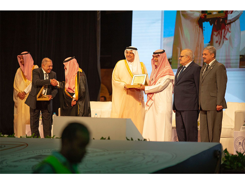 na'eb-wzyr-alt'elym-yslm-ja'ezh-almlk-'ebdallh-lltrjmh