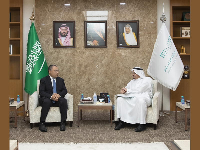 lqa'-wzyr-alt'elym-bwzyr-altnmyh-alabtkaryh-alawzbky