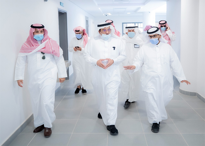 وزير التعليم يتفقد مستوى الجاهزية في عدد من المدارس قبل بداية العام الدراسي