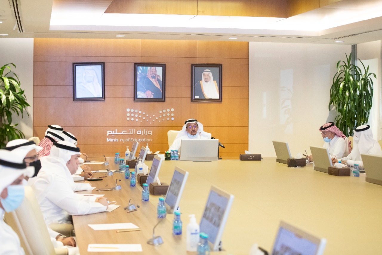 لقاء معالي وزير التعليم د.حمد بن محمد آل الشيخ اليوم برؤساء الجامعات