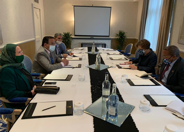 وزير التعليم يبحث مع مسوؤلي الشراكة العالمية
