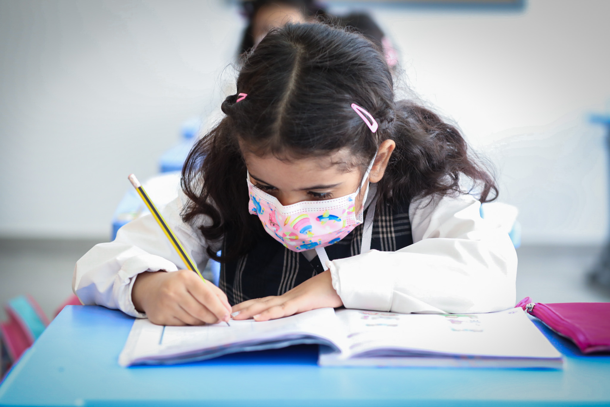 المدارس تنفذ برنامج تعزيز المهارات الأساسية من خلال لجنة التحصيل الدراسـي