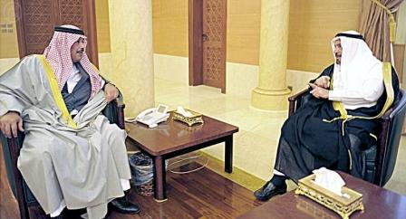 صاحب السمو الملكي الأمير مشاري بن سعود بن عبدالعزيز أمير منطقة الباحة لدى استقباله د. العنقري