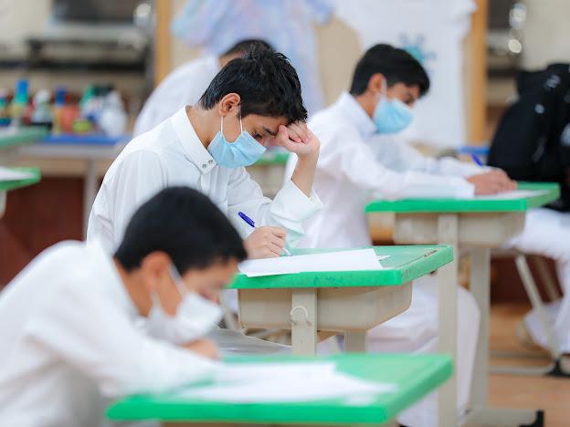  الاختبارات التحريرية الحضورية للمرحلتين المتوسطة والثانوية